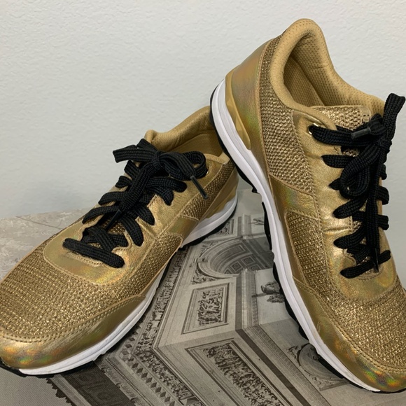 SAM EDELMAN WOMEN'S DAX METALLIC SNEAKERS IN GOLD/BLACK - Picture 2 of 5